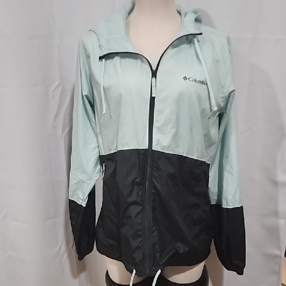 Columbia Women's Mint and Black Ski Jacket